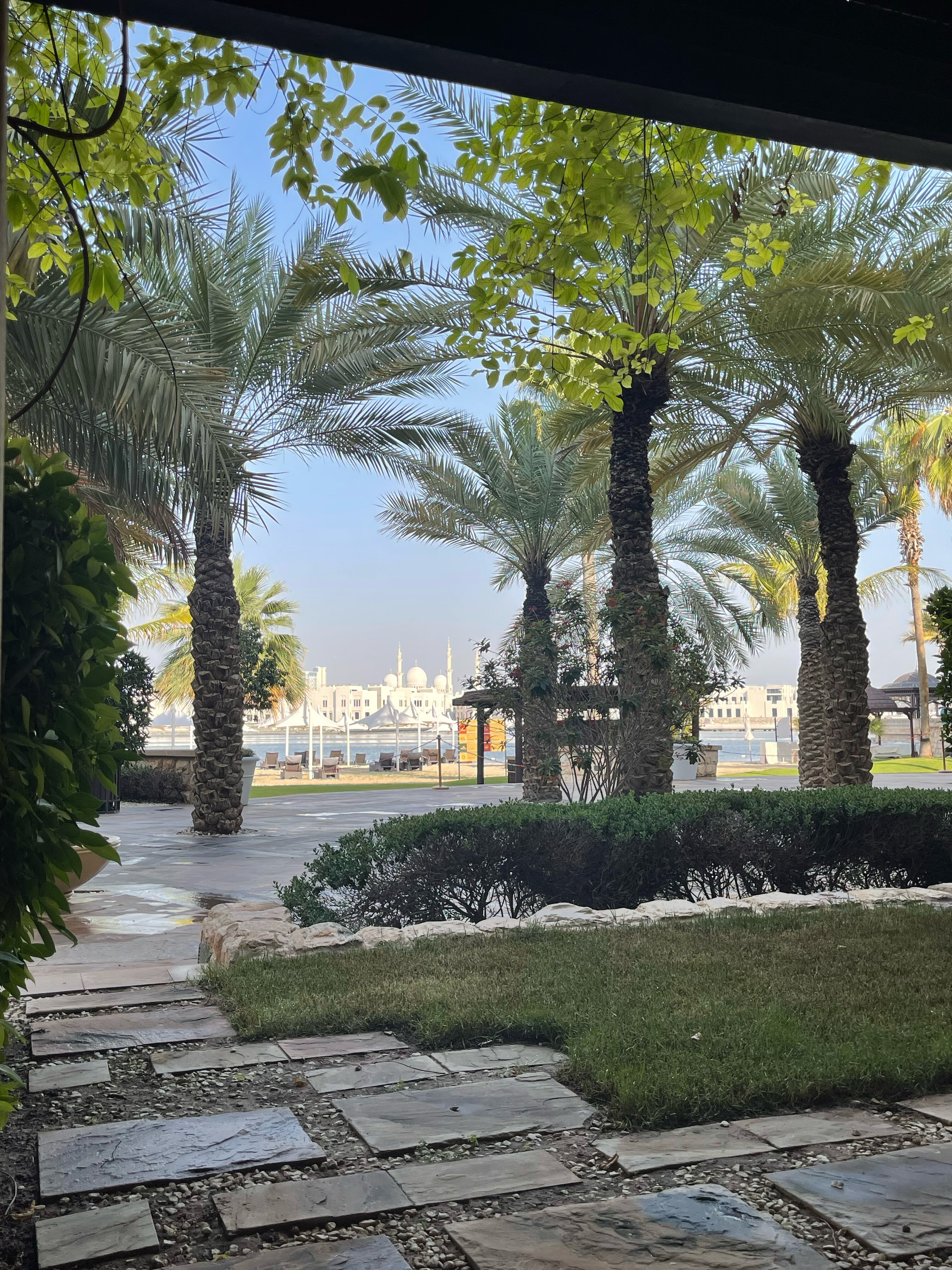 Фото Shangri-La Qaryat Al Beri Abu Dhab