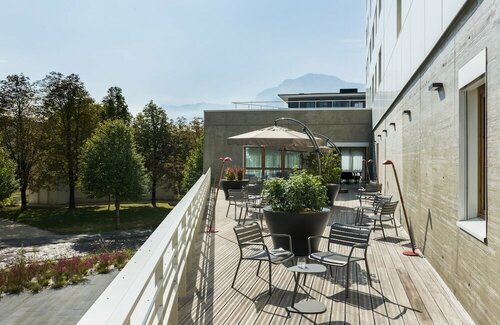 Гостиница Okko Hotels Grenoble Jardin Hoche в Гренобле