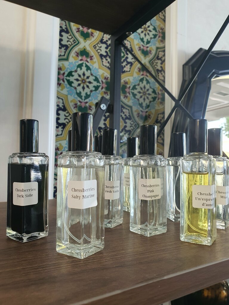 Perfume and cosmetic company Chess berries at Taplink, Tashkent, photo