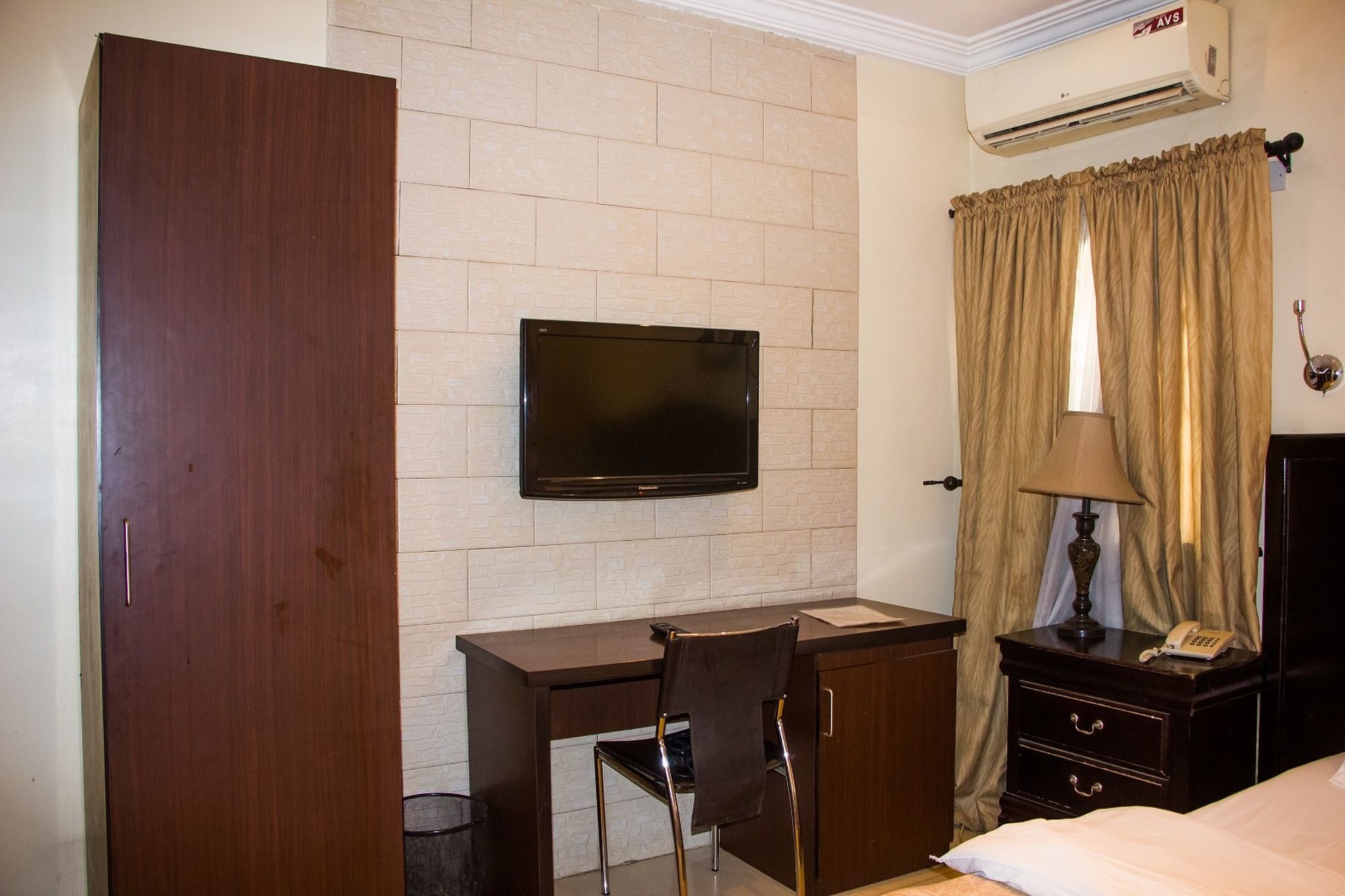 Фото Tivoli Residence & Bar