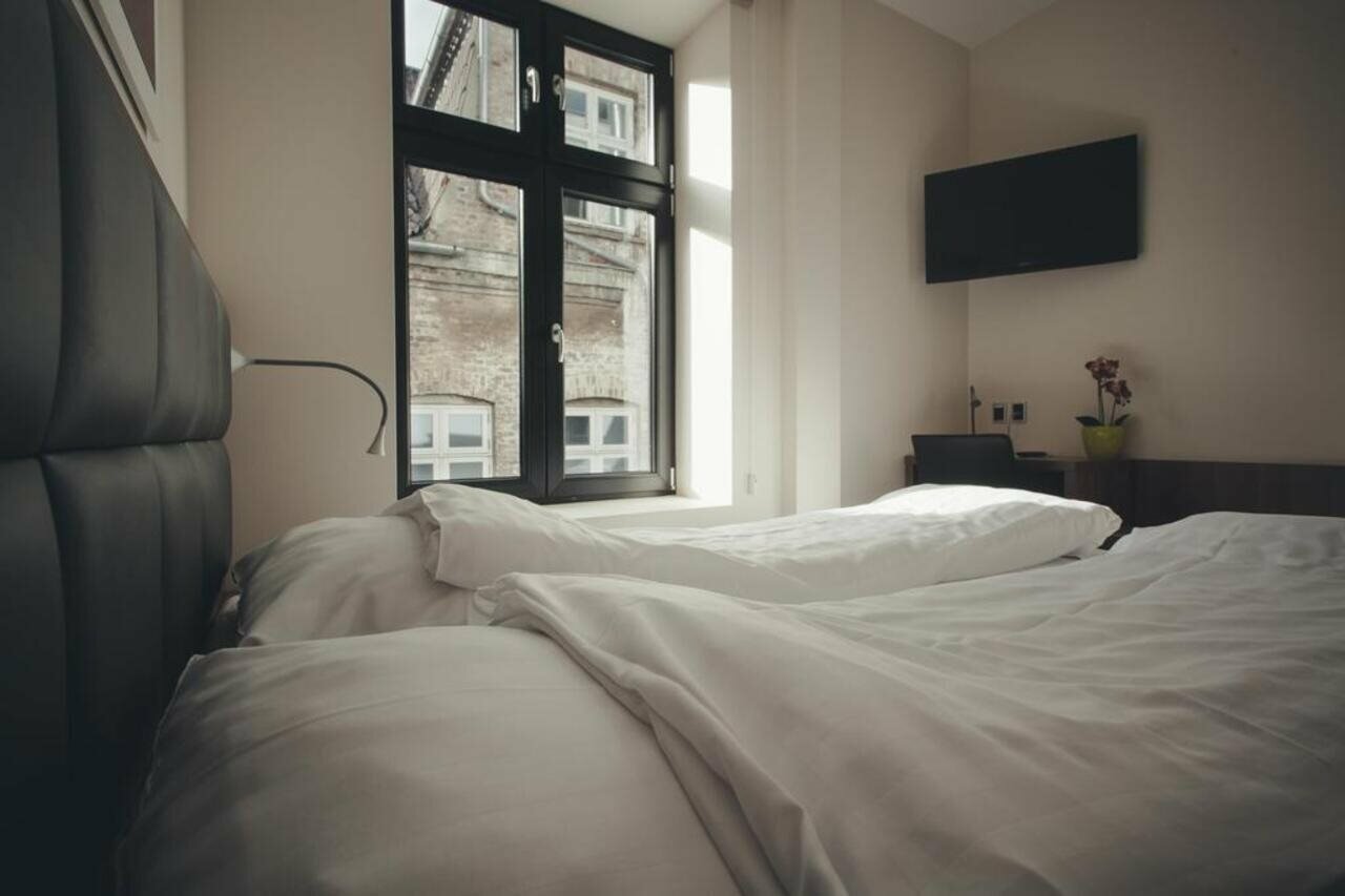 Фото Hotel Jomfru Ane