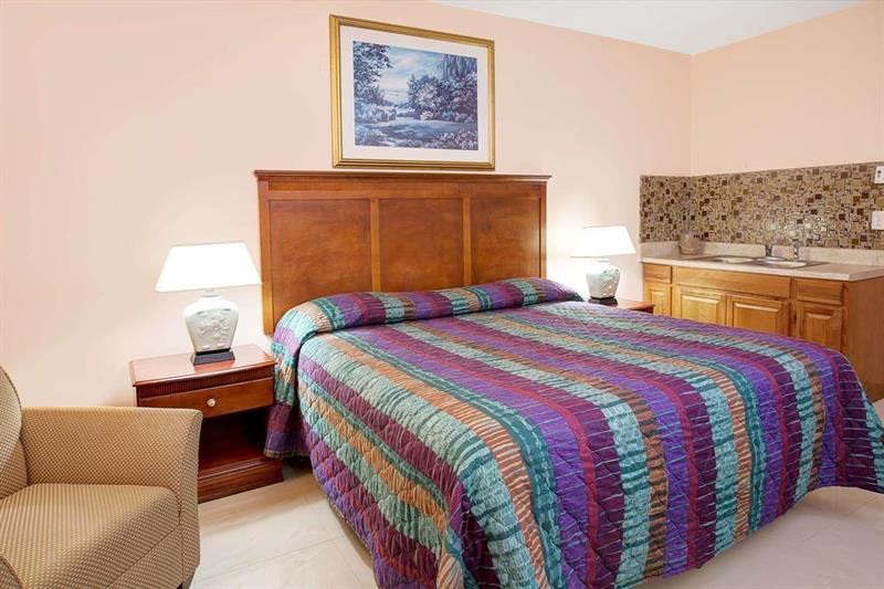 Фото Knights Inn Hallandale