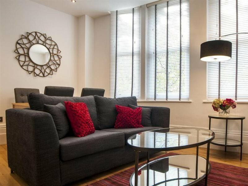 Фото Garrick Mansions by Q Apartments