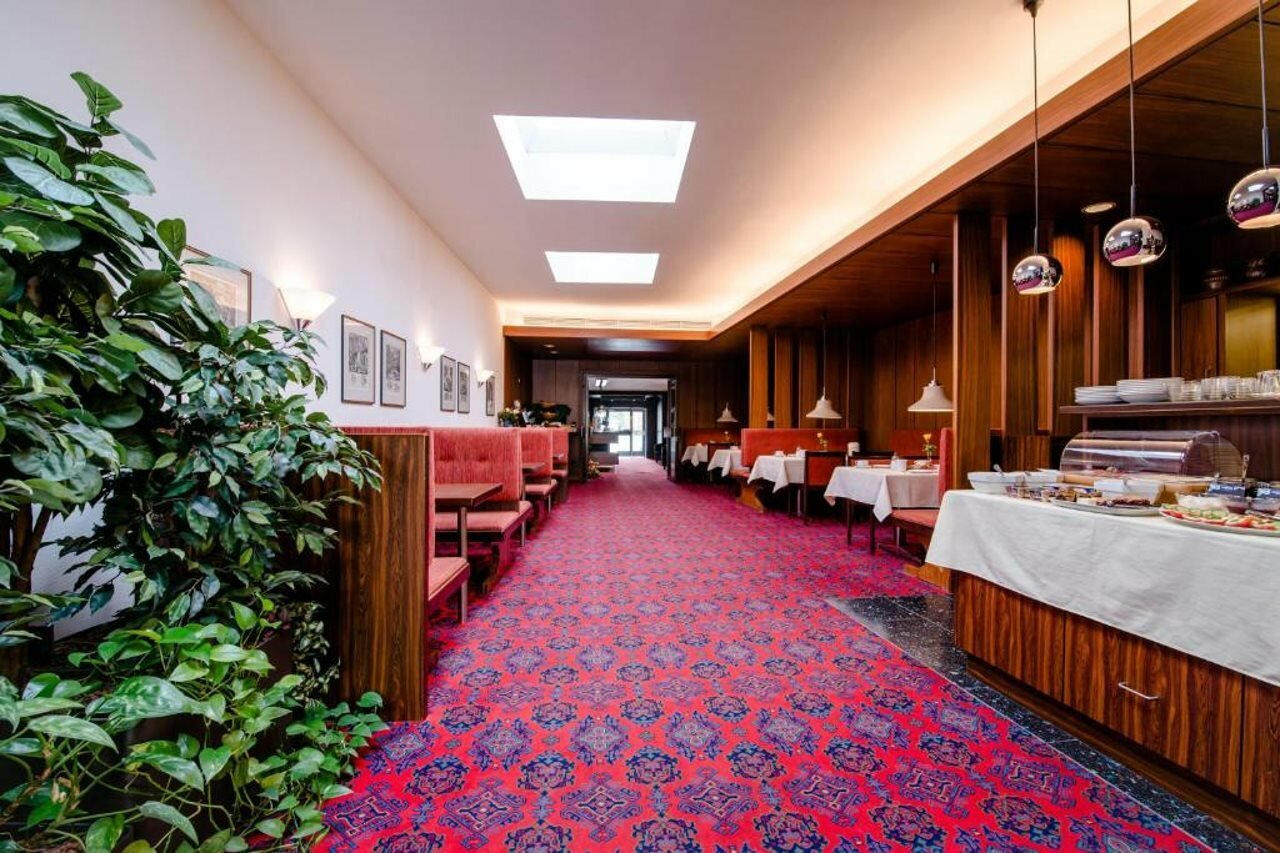 Фото Hotel Goldener Hirsch