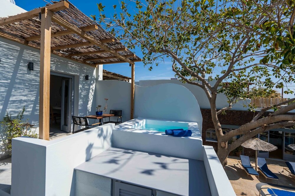 Фото Thousand Stars Suites & Rooms