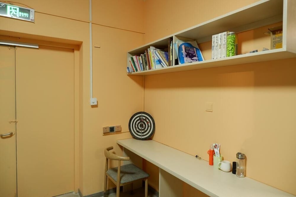 Фото East Station International Youth Hostel