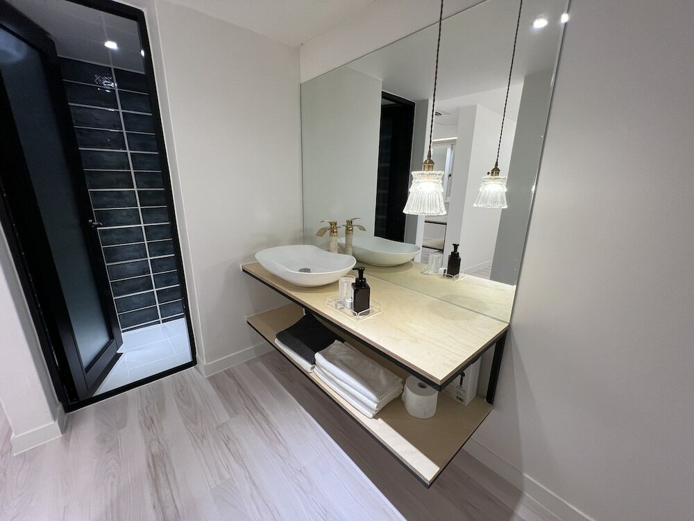 Фото World House