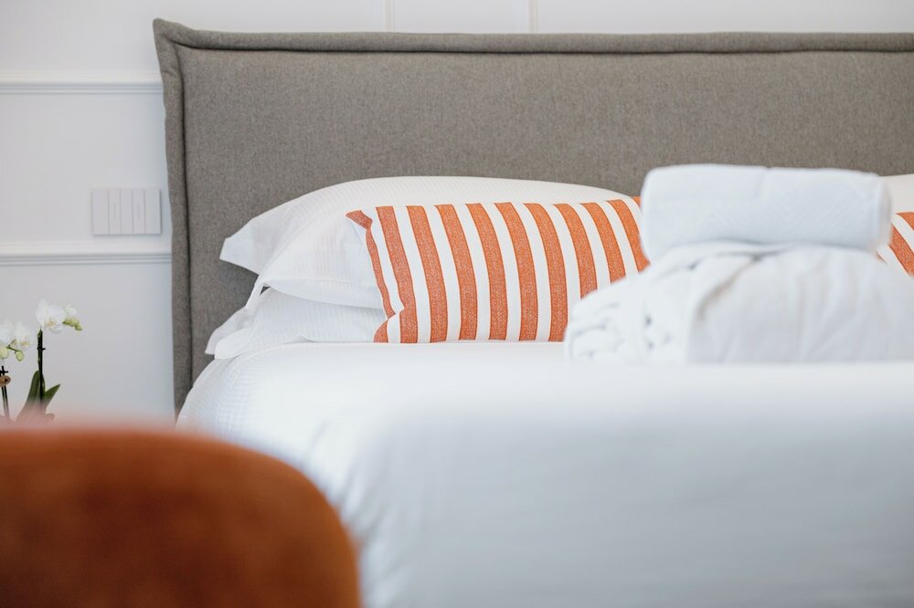 Фото Riviera Suites