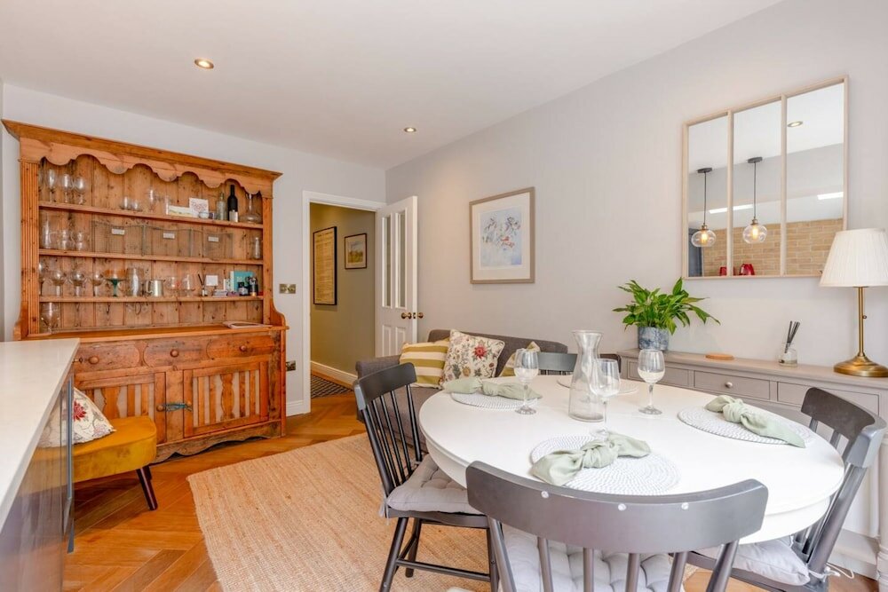 Фото Stylish 1 Bedroom Flat in Fulham With Patio