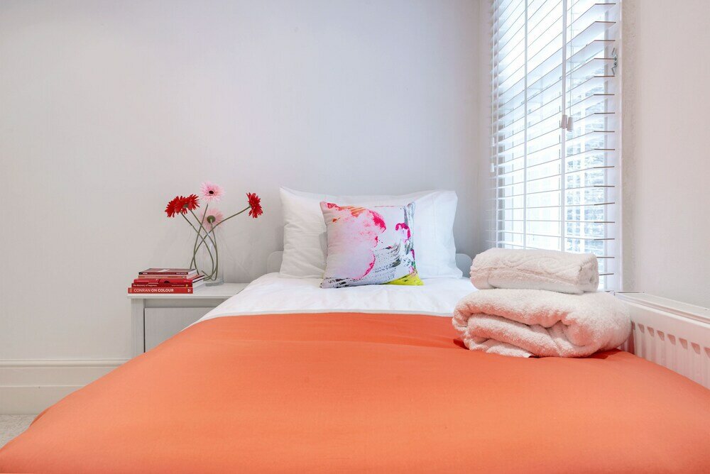 Фото Colourful West Kensington Home Close to Earls Court