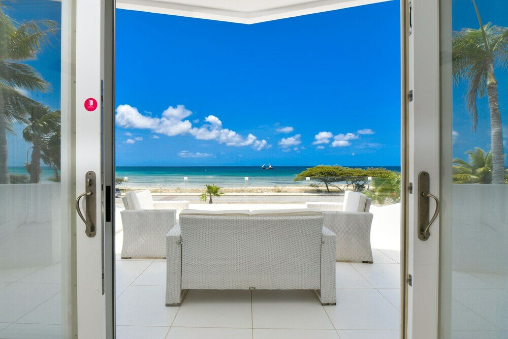 Фото Ocean Front 7-bedroom 7-bath Sunset Views Malmok!