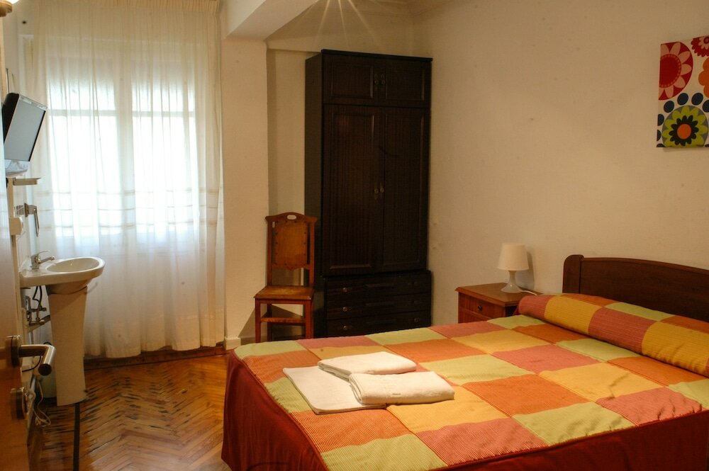 Фото Hostal Manjón