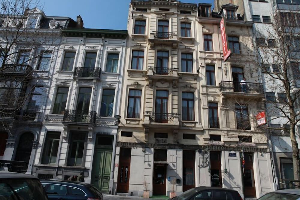 Фото отеля 2