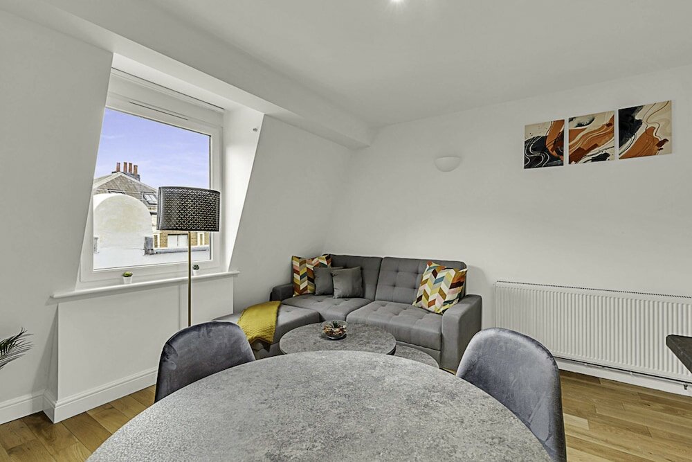 Фото Contemporary Oasis in Paddington III