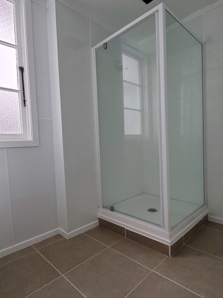 Фото Kawerau Hotel