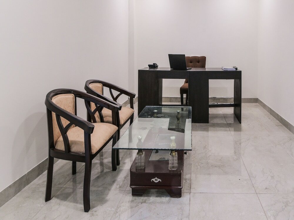 Фото Oyo 25086 Hotel Prince Plaza