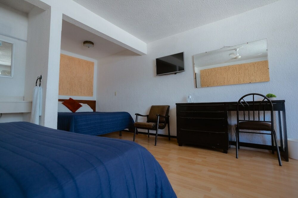 Фото Hotel Zacatecas Courts