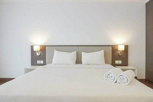 Гостиница Big And Comfortable 3Br Apartment At Simprug Park Residences в Джакарте