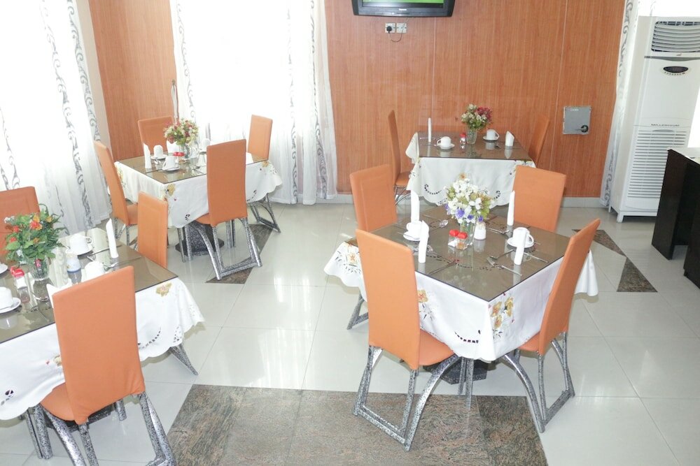 Фото The Coral Reef Hotel