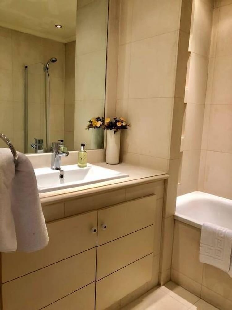 Фото Buckingham Palace View Apartment