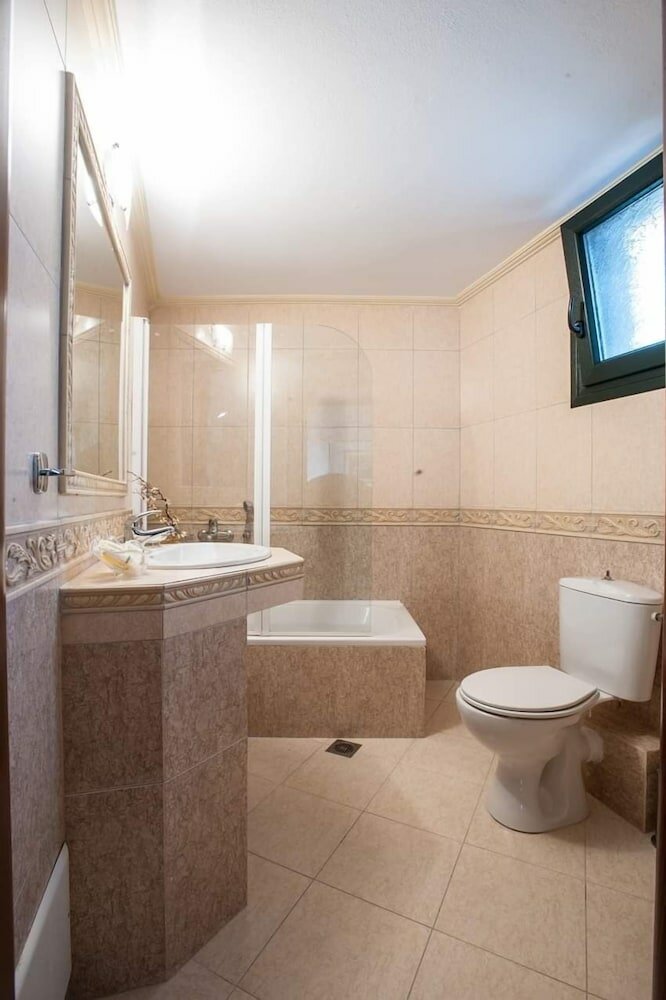 Фото Lithoessa Luxury Apartments