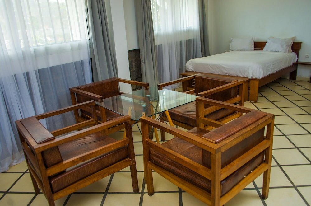 Фото Ikopa Hôtel