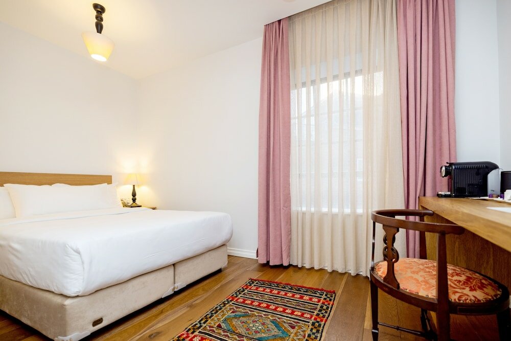 Фото Limehouse Library Hotel