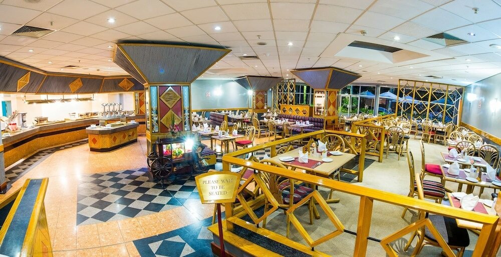 Фото Monomotapa Hotel