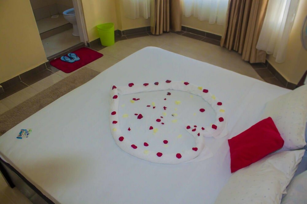 Фото Elegant Comfy 3 Bedroom Apartment