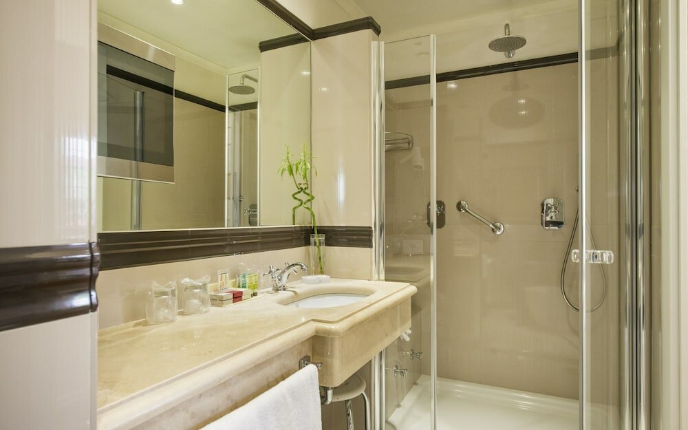 Фото Hotel Britannia