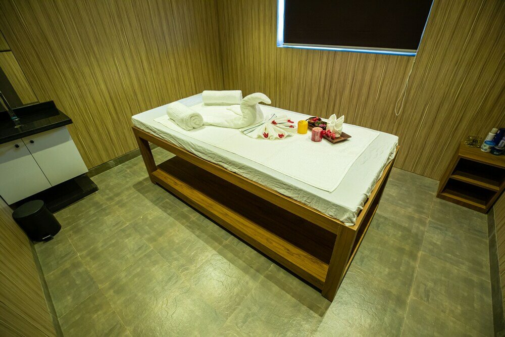 Фото Grand Seasons - The Business Hotel