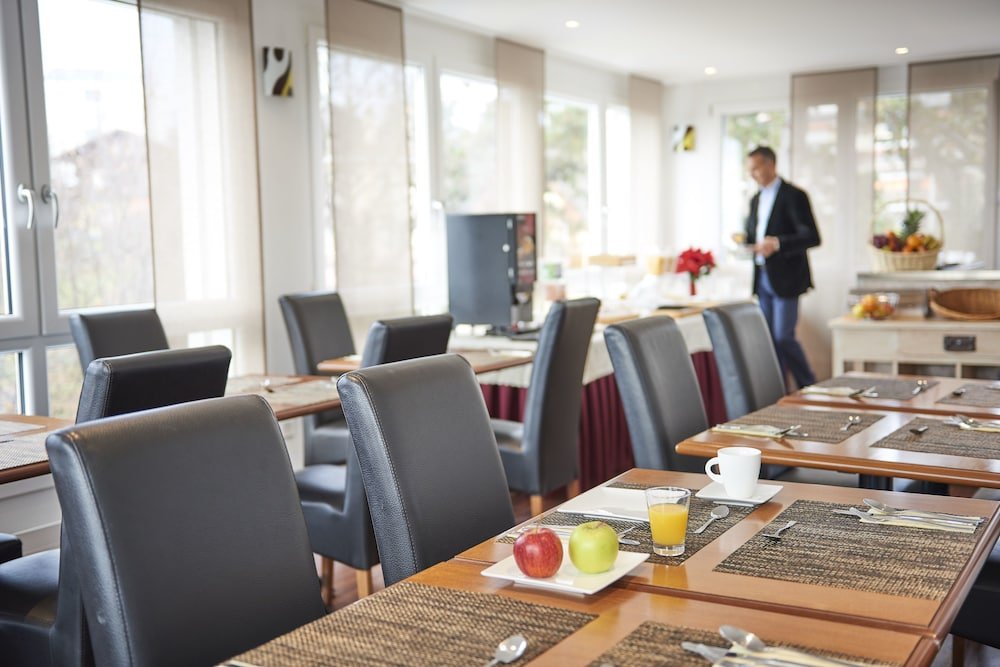 Фото Le Leman Hotel