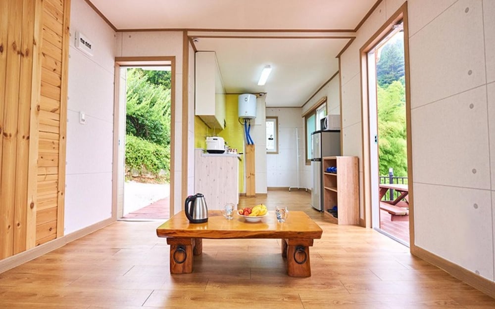 Фото Yeosu Dolsan Healing Pension