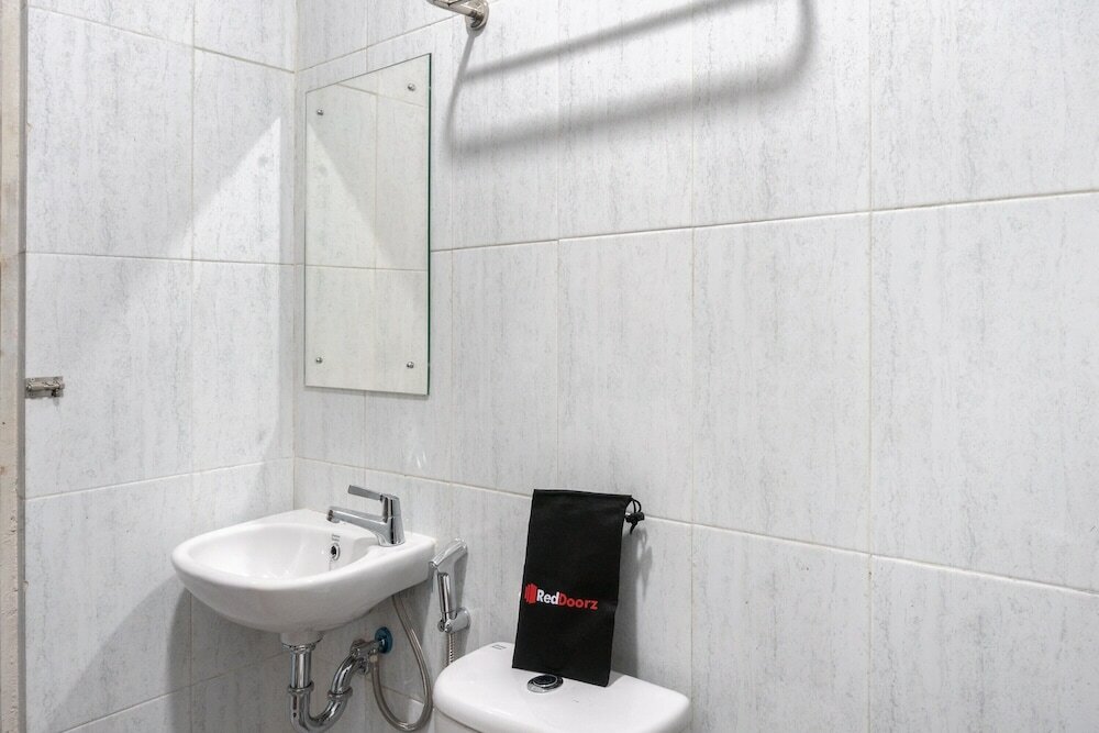 Фото RedDoorz near Manhattan Square Medan