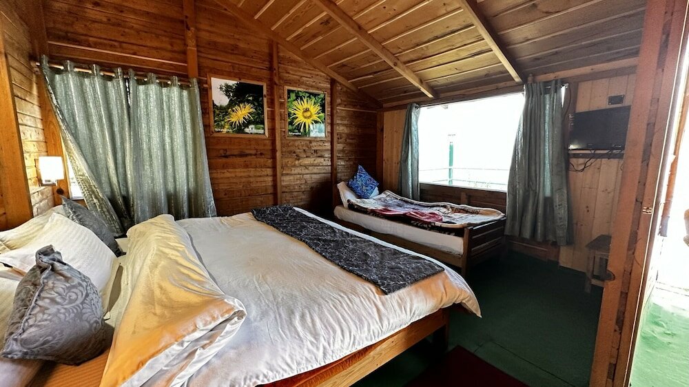 Фото Blue Poppy Resort