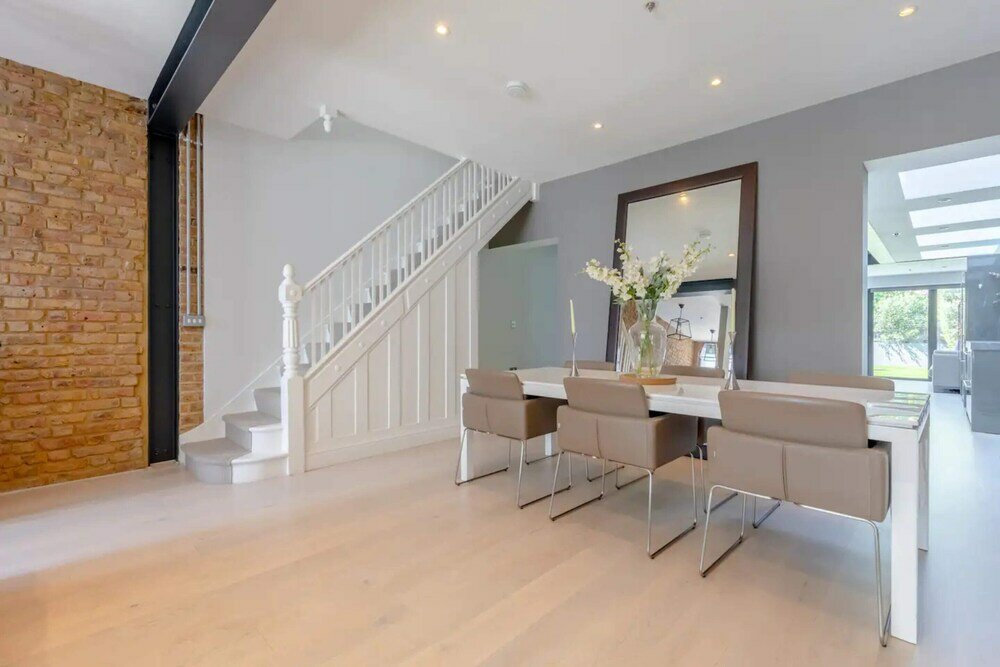 Фото Stunning 3bd Home - Clapham, Near Northcote Rd
