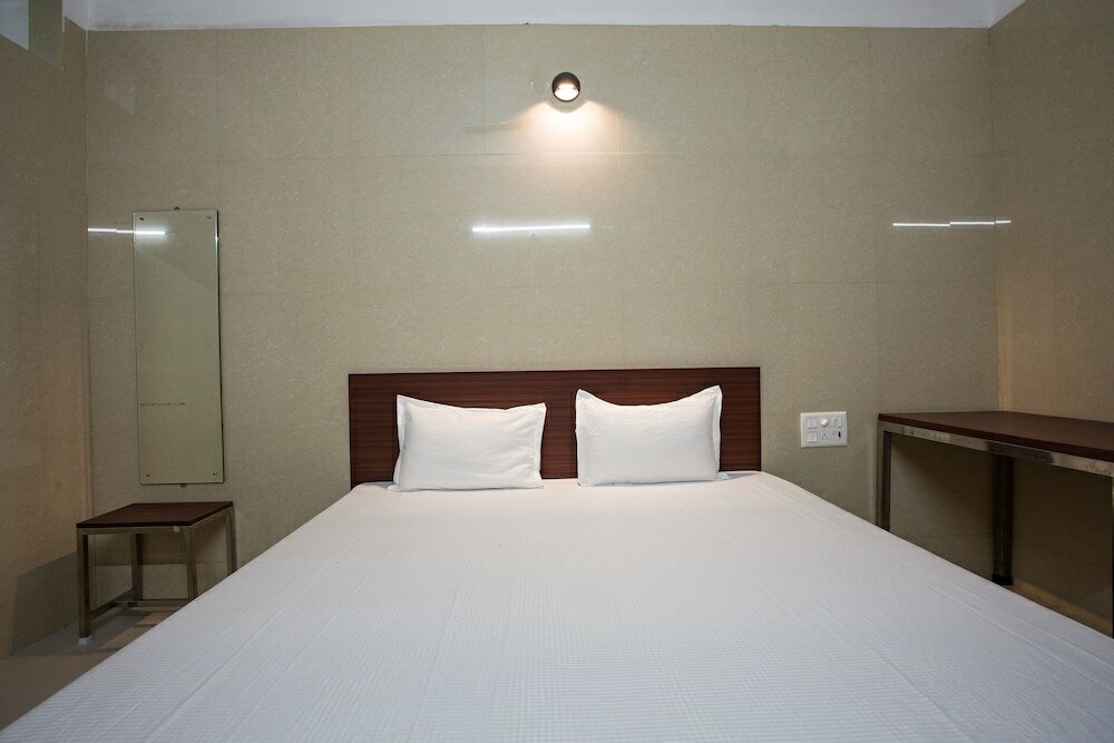 Фото Spot On 23725 Jay Shanti Palace Hotel