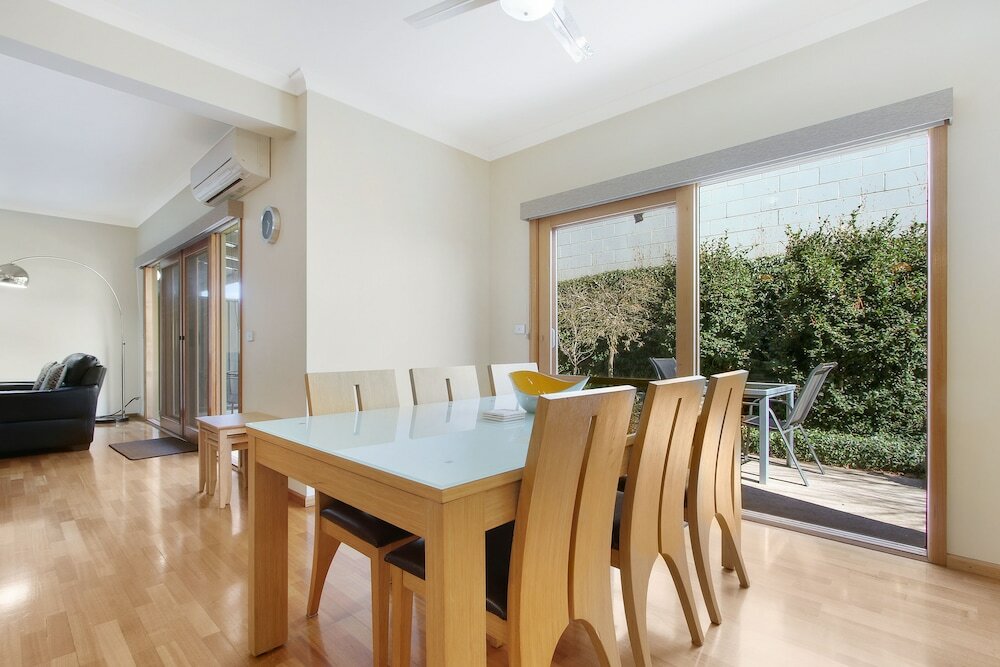 Фото Apartments on Church - Unit 7