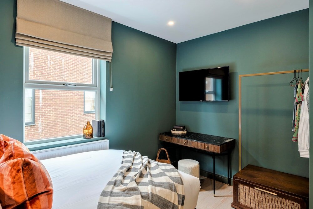 Фото Your Apartment Shepherd's Bush