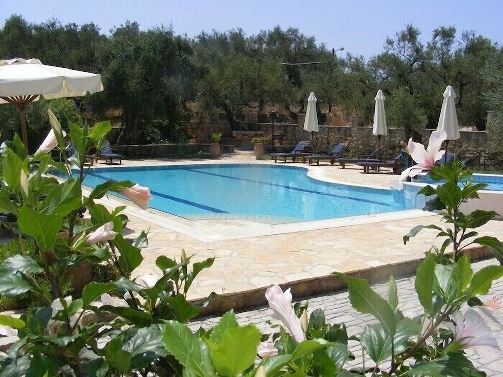 Фото Olive Tree Villas