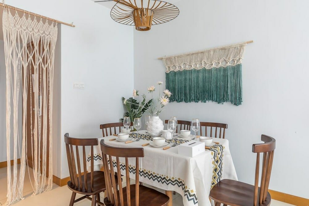 Фото Locals Boutique Apartment Gongbei No. 3