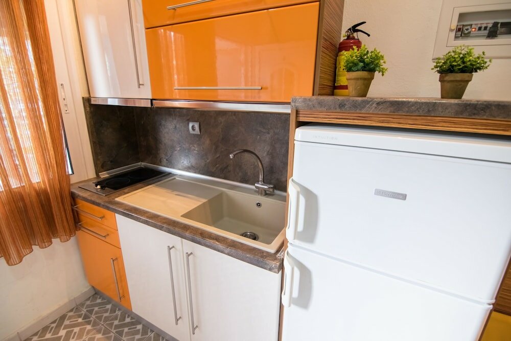 Фото Avra Comfort Rooms- Family