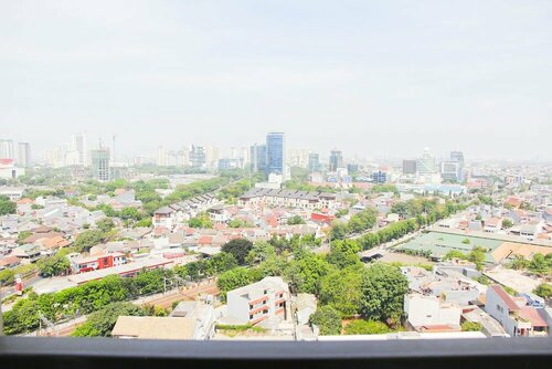 Гостиница Comfy and Modern Studio Apartment at Elpis Residence в Джакарте