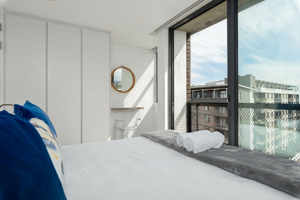 Фото The Iron Works 801