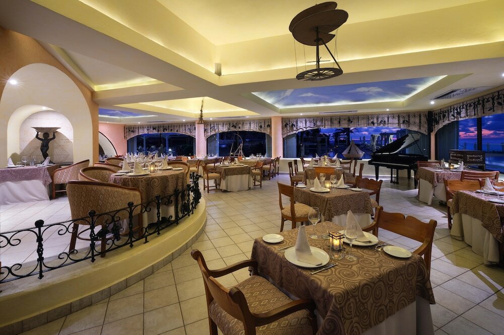 Фото Family 3 Bedroom Ocean Villa by Wyndham Grand Cancun