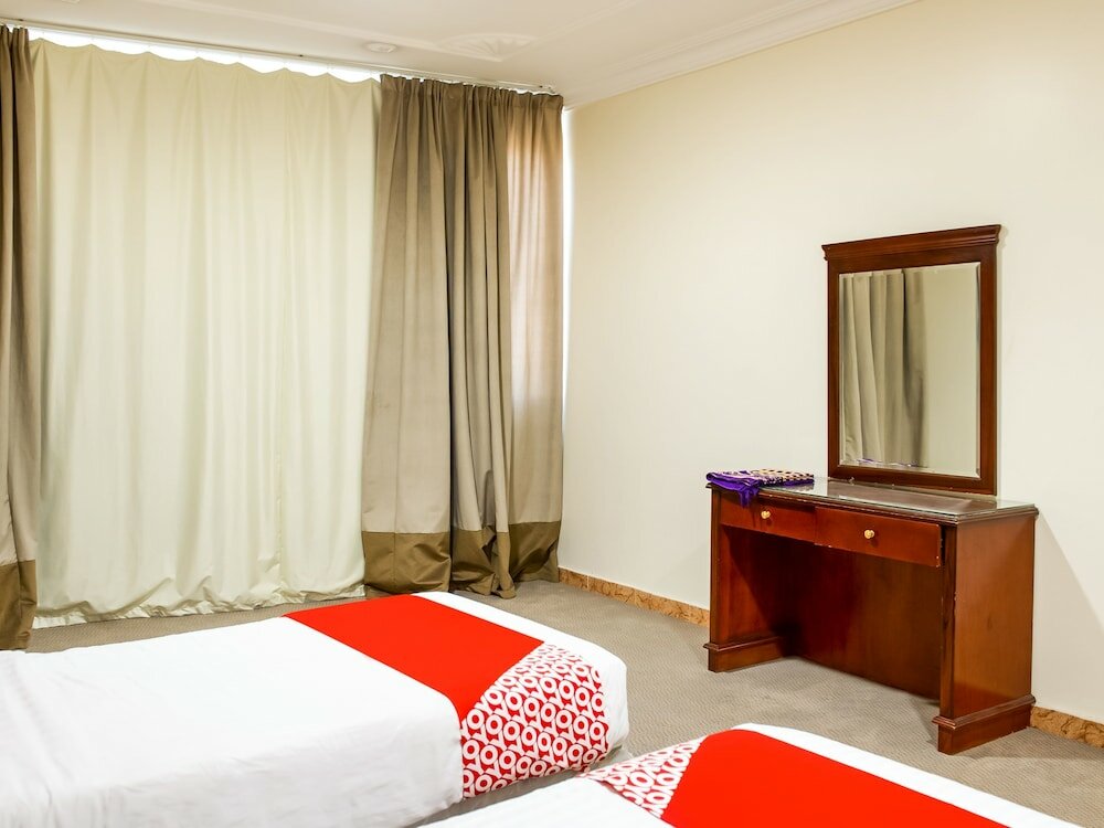 Фото Oyo 525 Rose Plaza1