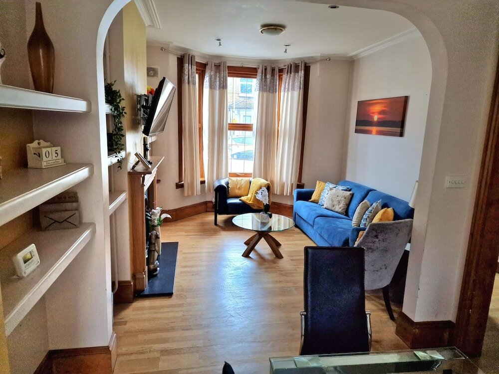 Фото Lt The Gate House