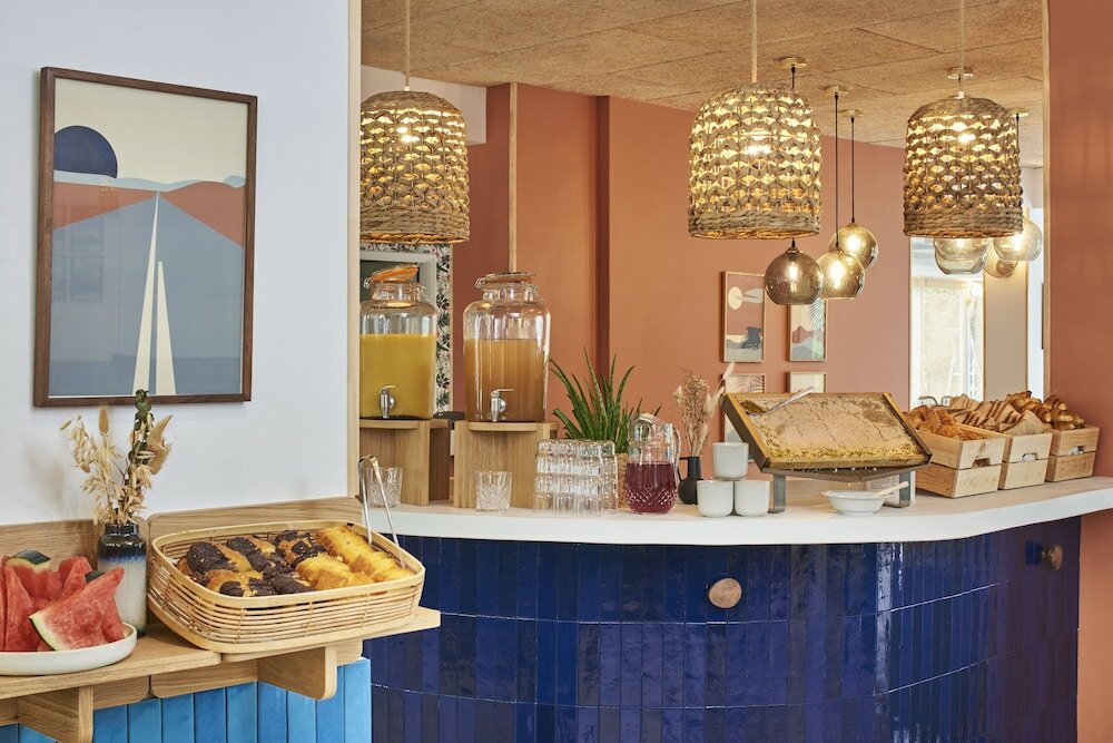 Фото Hotel Chromatics by HappyCulture