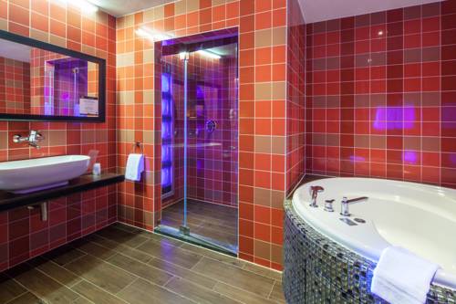 Фото Van Der Valk Hotel Haarlem