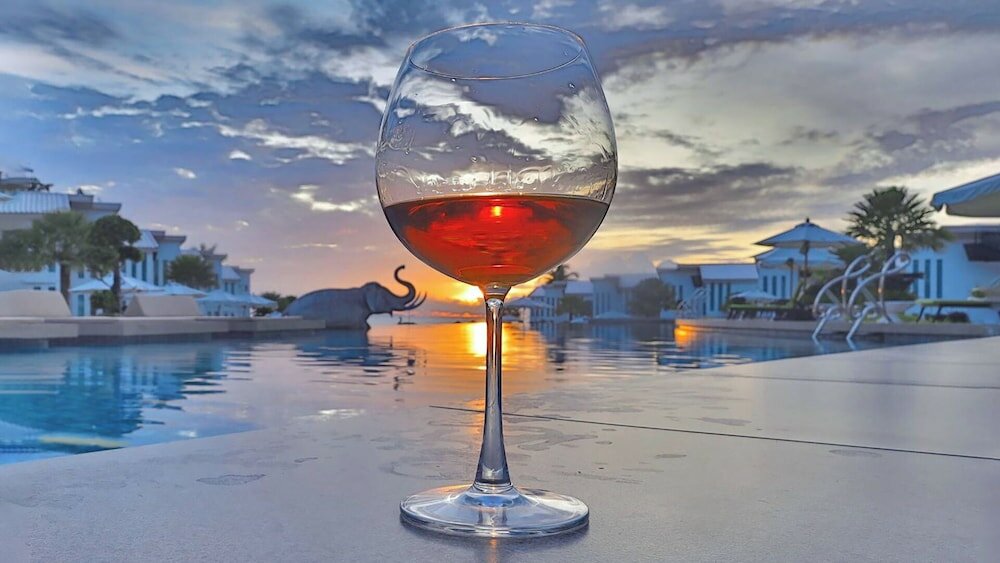 Фото Vannee Golden Sands Beachfront Resort